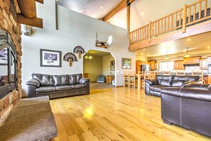 Living Room | Queen Sleeper Sofa