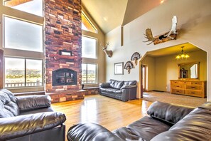 Living Room | Free WiFi