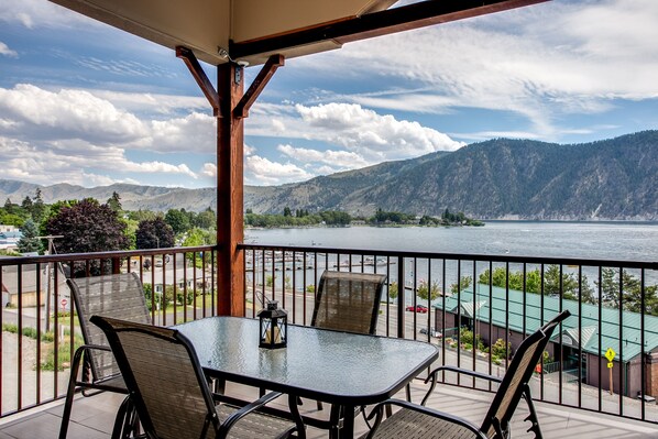 Manson Vacation Rental | 3BR | 2BA | Stairs Required | 1,350 Sq Ft