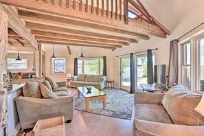 Living Room | Sleeper Sofa | Flat-Screen TVs