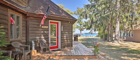 Suttons Bay Vacation Rental | 5BR | 3BA | 2,431 Sq Ft | Stairs Required