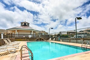 Heritage Shores Community Pool