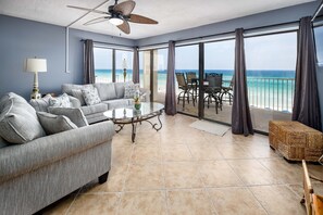 Living Room - Beautiful corner unit with amazing views and a sleeper sofa