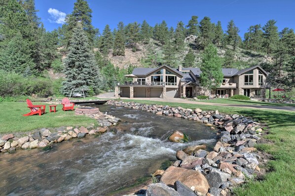 Evergreen Vacation Rental | 4BR | 4.5BA | 5,708 Sq Ft | 1 Step for Entry