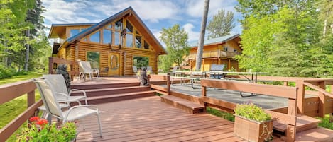 Soldotna Vacation Rental | 4BR | 3.5BA | 4,200 Sq Ft | Stairs Required