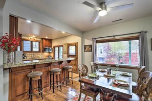 Dining Area | Dishes & Flatware Provided