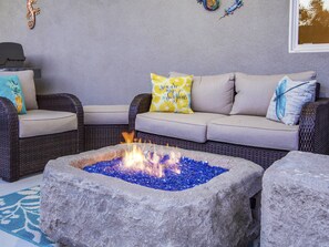 Fabulous fire pit lounge!