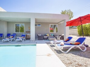 Plenty of space for relaxing poolside