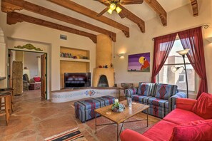 Living Room | Cable TV