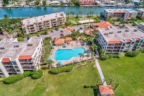 Building 9 next to pool and walkway to beach