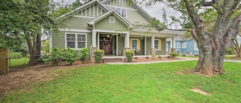 Charlotte Vacation Rental | 4BR | 3BA | 3,000 Sq Ft | Stairs Required