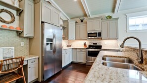 Well maintained kitchen - fully stocked!