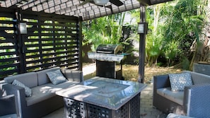 Gazebo & barbecue grill