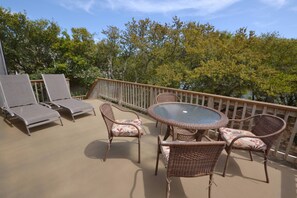 sun deck