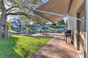 Lake Wawasee Access | Gas Grill | Fire Pit
