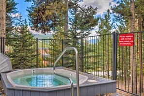 Community Hot Tub | Mountain Views