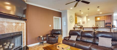 College Station Vacation Rental | 3BR | 2BA | 1,724 Sq Ft | Step-Free Access