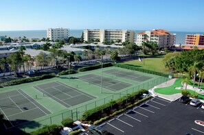 Views to the Beach - Tennis courts, putting green and easy walk to the beach!