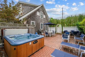 The best outdoor living space including a hot tub!- 201 Main Street Chatham Cape Cod - Sandpiper - NEVR