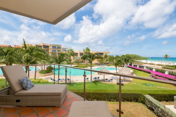 Welcome to your Royal Aquamarine beach view.