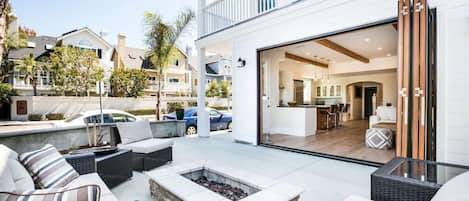 Front patio with firepit