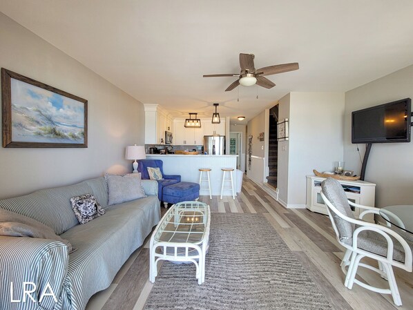 910 B S Shore Dr (910B Turtle Cove [Int. Refresh - Kitchen]) - watermarked-10
