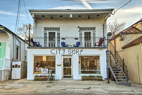 New Orleans Vacation Rental | 2BR | 1BA | Stairs Required | 900 Sq Ft