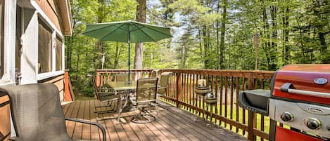 Goshen Vacation Rental | 2BR | 1BA | 725 Sq Ft | Stairs Required for Access