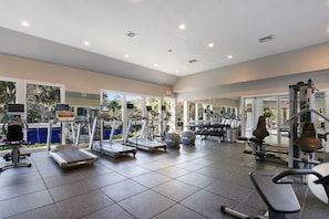 Guests of 3222 Villamare are also welcome to access the community workout facility with suana & indoor pool.
