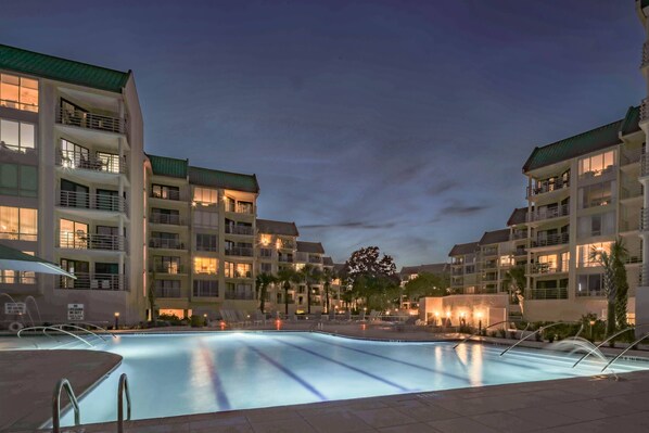 Guests of Ocean Breeze are welcome to access the oceanfront community pool, hot tub and kiddie pool.