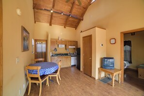 Dining & Kitchen Area