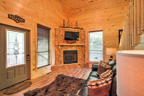 Living Room | Queen Pullout Bed | Electric Fireplace