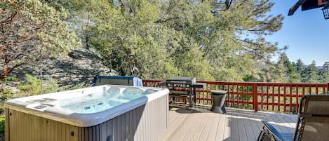 Idyllwild-Pine Cove Vacation Rental | 4BR | 2.5BA | Step-Free Entry