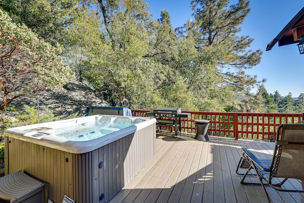 Idyllwild-Pine Cove Vacation Rental | 4BR | 2.5BA | Step-Free Entry