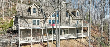 Waynesville Vacation Rental | 5BR | 4.5BA | 3,820 Sq Ft | Steps Required