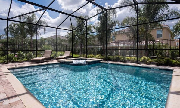 [amenities:screened-in-pool:3] Screened In Pool