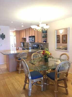 Kitchen & Dining Room