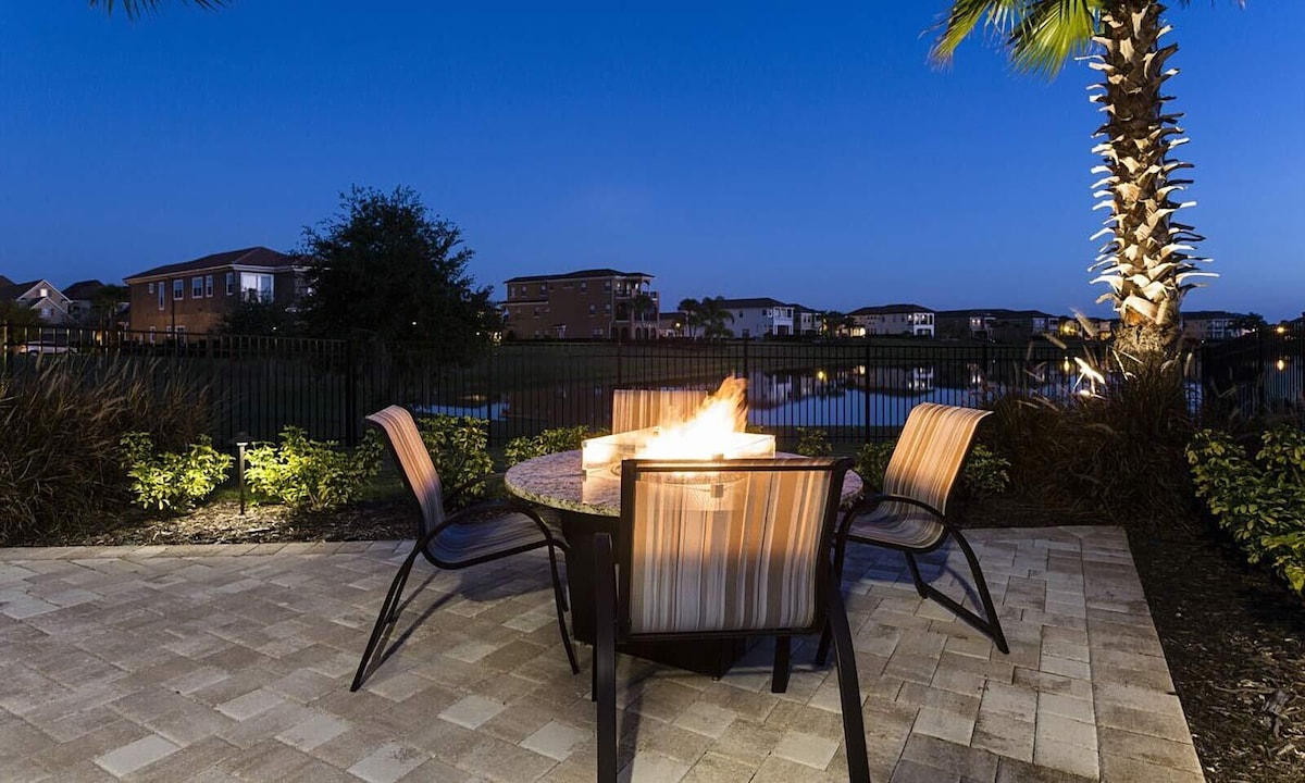 Sleek Home with Stunning Game Room at Reunion