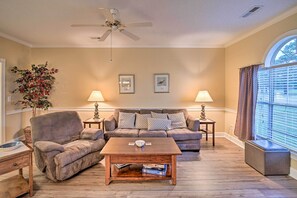 Living Room | Free WiFi | Recent Renovations