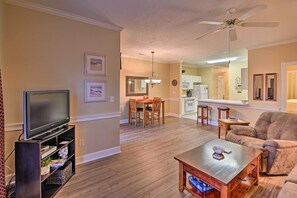 Living Room | Cable TV