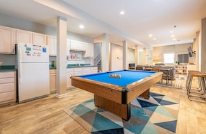 Rec Room with Pool Table