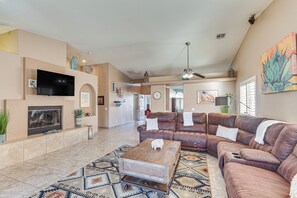 Living Room | Cable TV | Central A/C & Heat