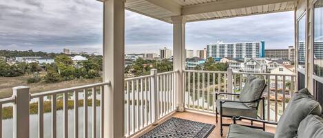 North Myrtle Beach Vacation Rental | 3BR | 3BA | 1,600 Sq Ft | Steps to Enter