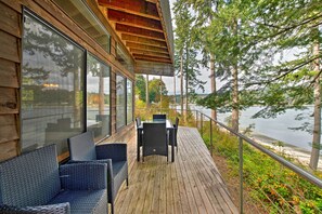 1st-Floor Wraparound Deck | Puget Sound Views