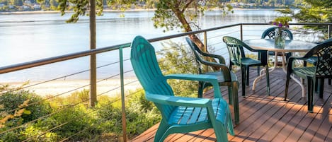 Bainbridge Island Vacation Rental | 4BR | 2.5BA | 2,700 Sq Ft | Stairs to Access