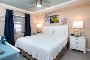 MEMORY FOAM king bed in master bedroom - King-sized memory foam mattress make the master bedroom a relaxing haven, perfect for enjoying a late night movie on the flat screen TV!