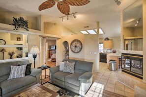 Living Room | Fireplace