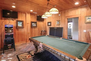 Rec Room with Pool Table
