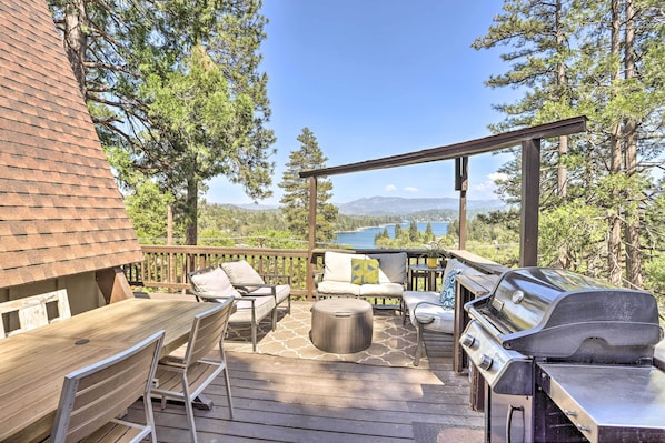 Lake Arrowhead Vacation Rental | 6BR | 4BA | 3,000 Sq Ft | Stairs Required