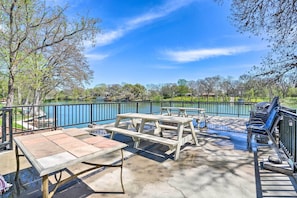 Meadow Lake Access | Outdoor Seating | Gas Grill | Fire Pit